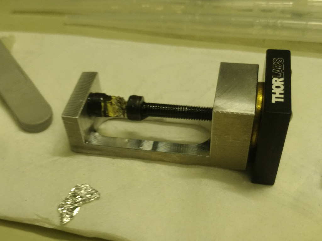 Alu sample clamp